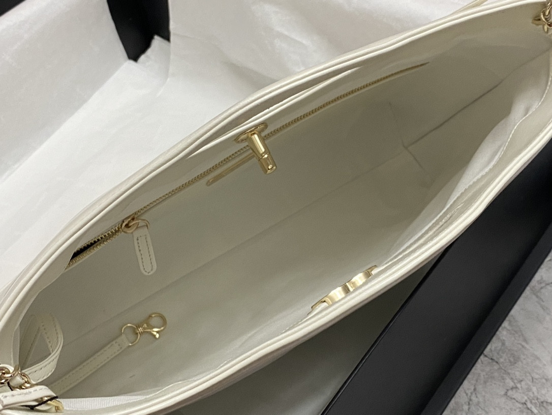 Ch**el  SHOPPING BAG Shiny Lambskin & Gold-Tone Metal 35x39x8cm