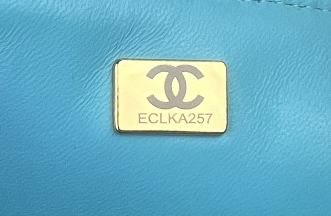 Ch**el CLASSIC 11.12 HANDBAG  Tweed & Gold-Tone Metal 6 × 9.9 × 2.5 in