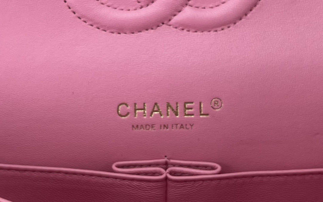 Ch**el CLASSIC 11.12 HANDBAG Tweed & Gold-Tone Metal   6 × 9.9 × 2.5 in