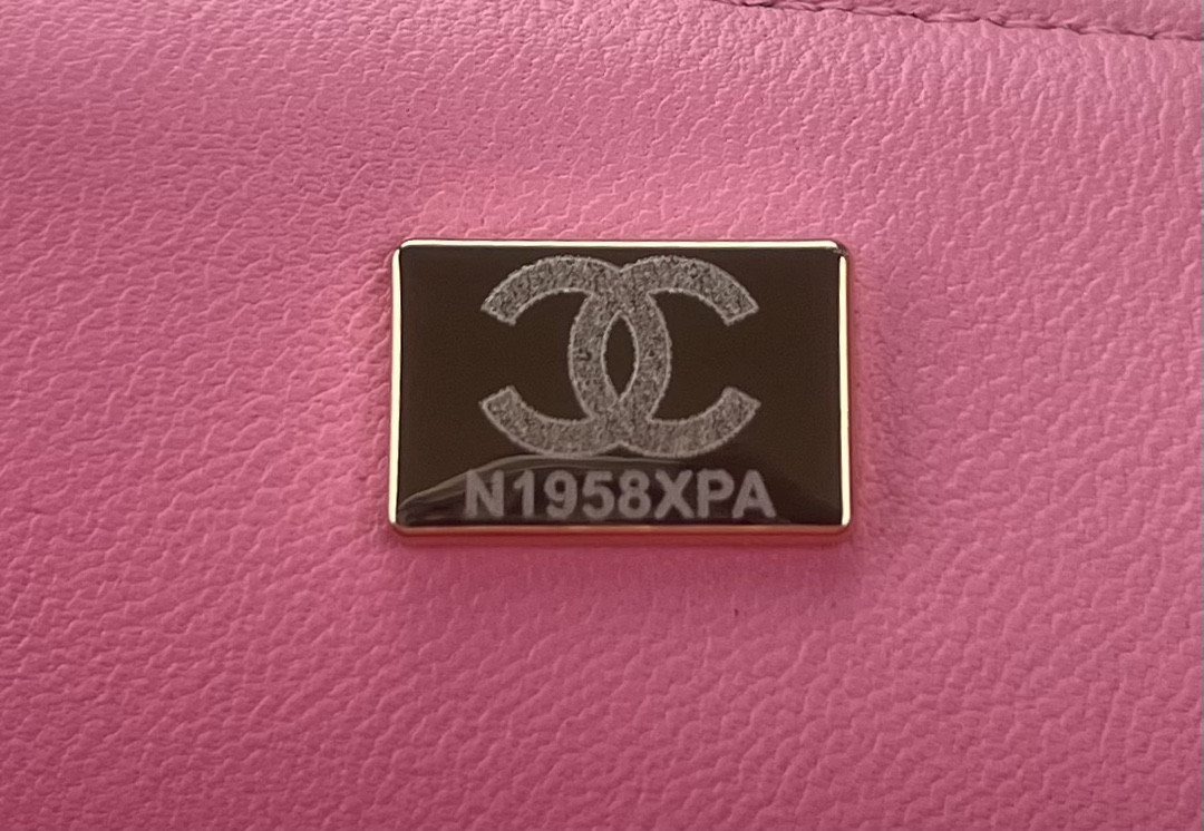 Ch**el CLASSIC 11.12 HANDBAG Tweed & Gold-Tone Metal   6 × 9.9 × 2.5 in