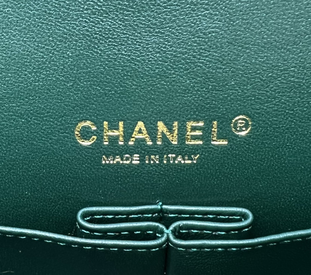 Ch**el CLASSIC 11.12 HANDBAG Tweed & Gold-Tone Metal   6 × 9.9 × 2.5 in