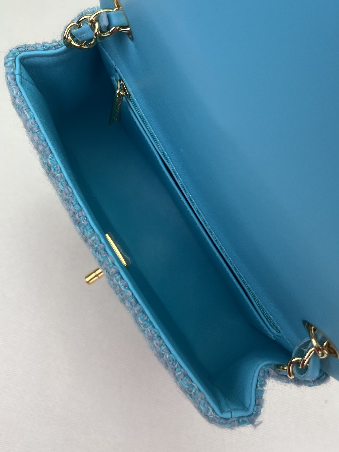 Ch**el MINI CLASSIC 11.12 HANDBAG Tweed & Gold-Tone Metal 4.7 × 7.8 × 2.3 in