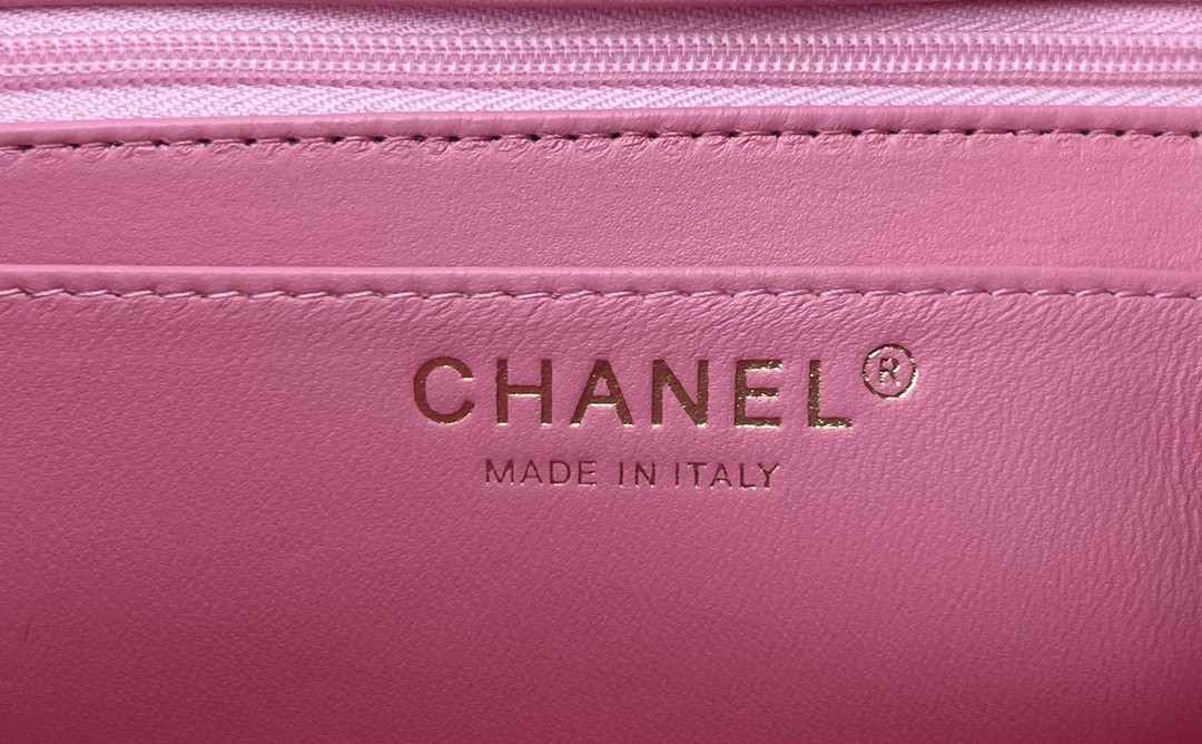 Ch**el MINI CLASSIC 11.12 HANDBAG Tweed & Gold-Tone Metal 4.7 × 7.8 × 2.3 in