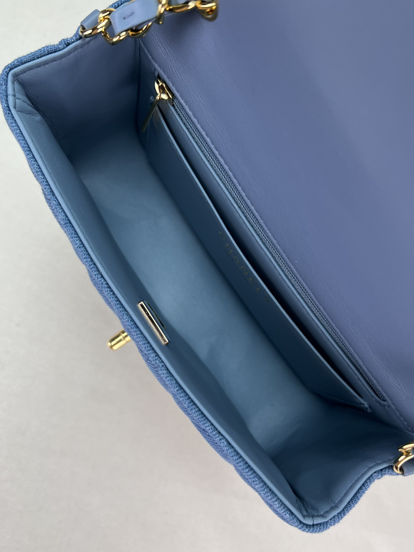 Ch**el MINI CLASSIC 11.12 HANDBAG Tweed & Gold-Tone Metal 4.7 × 7.8 × 2.3 in