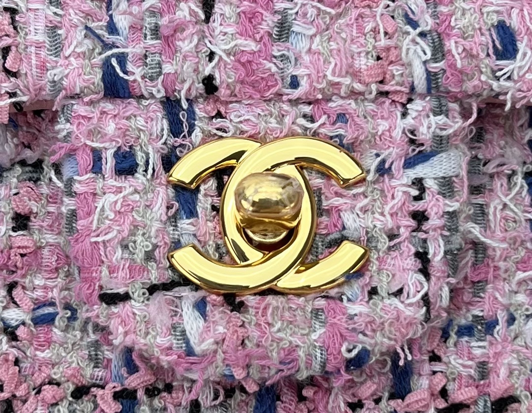 Ch**el MINI CLASSIC 11.12 HANDBAG Tweed & Gold-Tone Metal 4.7 × 7.8 × 2.3 in