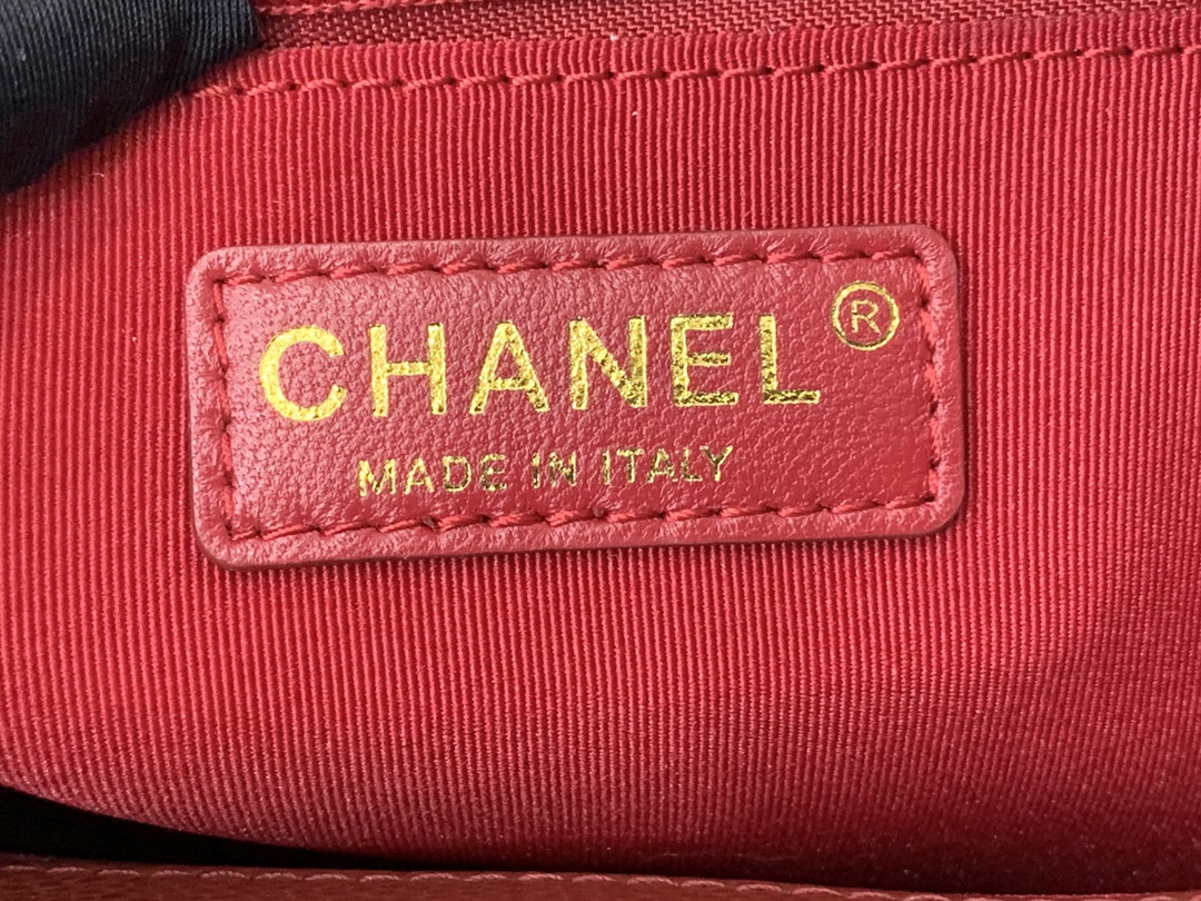 Ch**el GST CAVIAR LEATHER HARDWARE 24X33X13CM