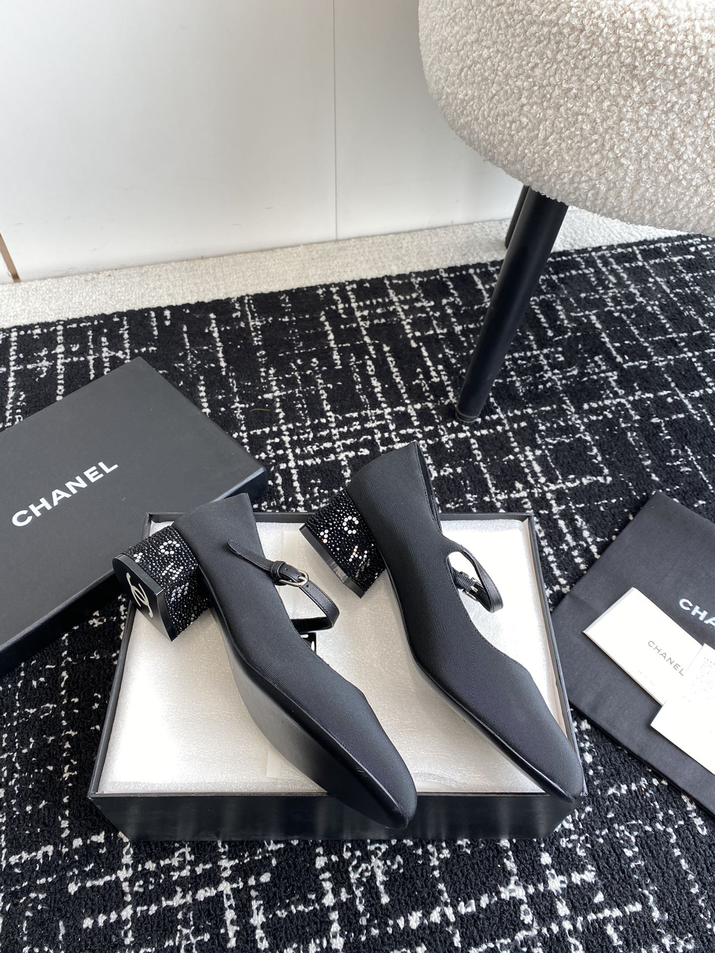 UA Ch**el MARY JANES Grosgrain & Strass