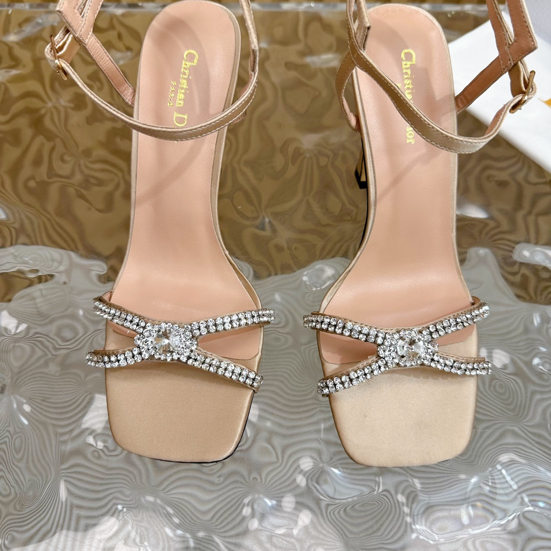 UA D10r Slingback Pump