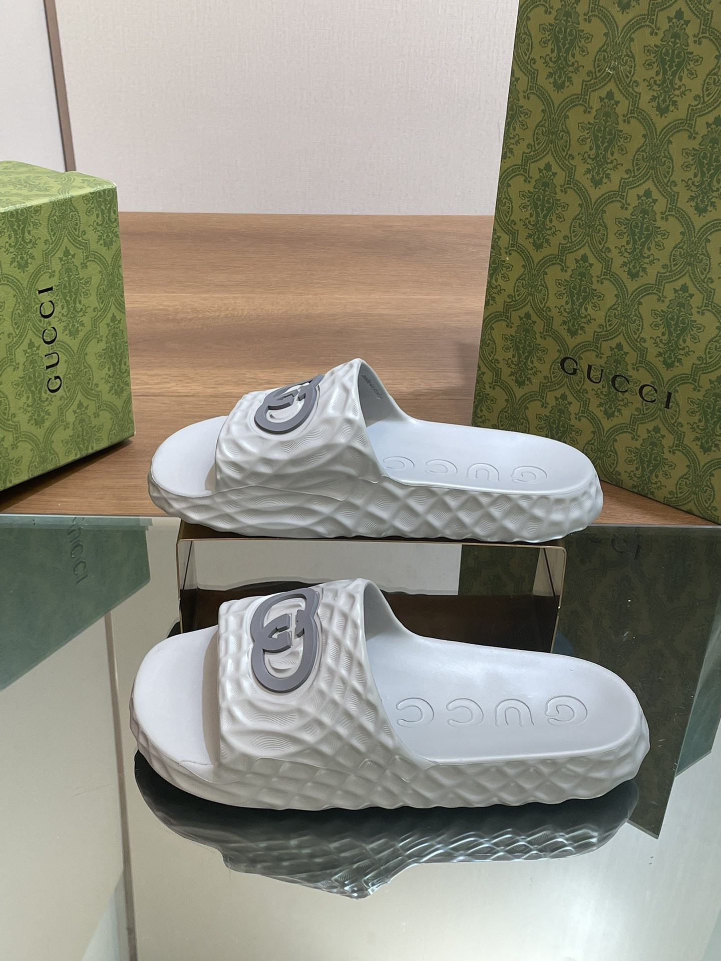 UA Gvc*1 INTERLOCKING G SLIDE SANDAL Gray