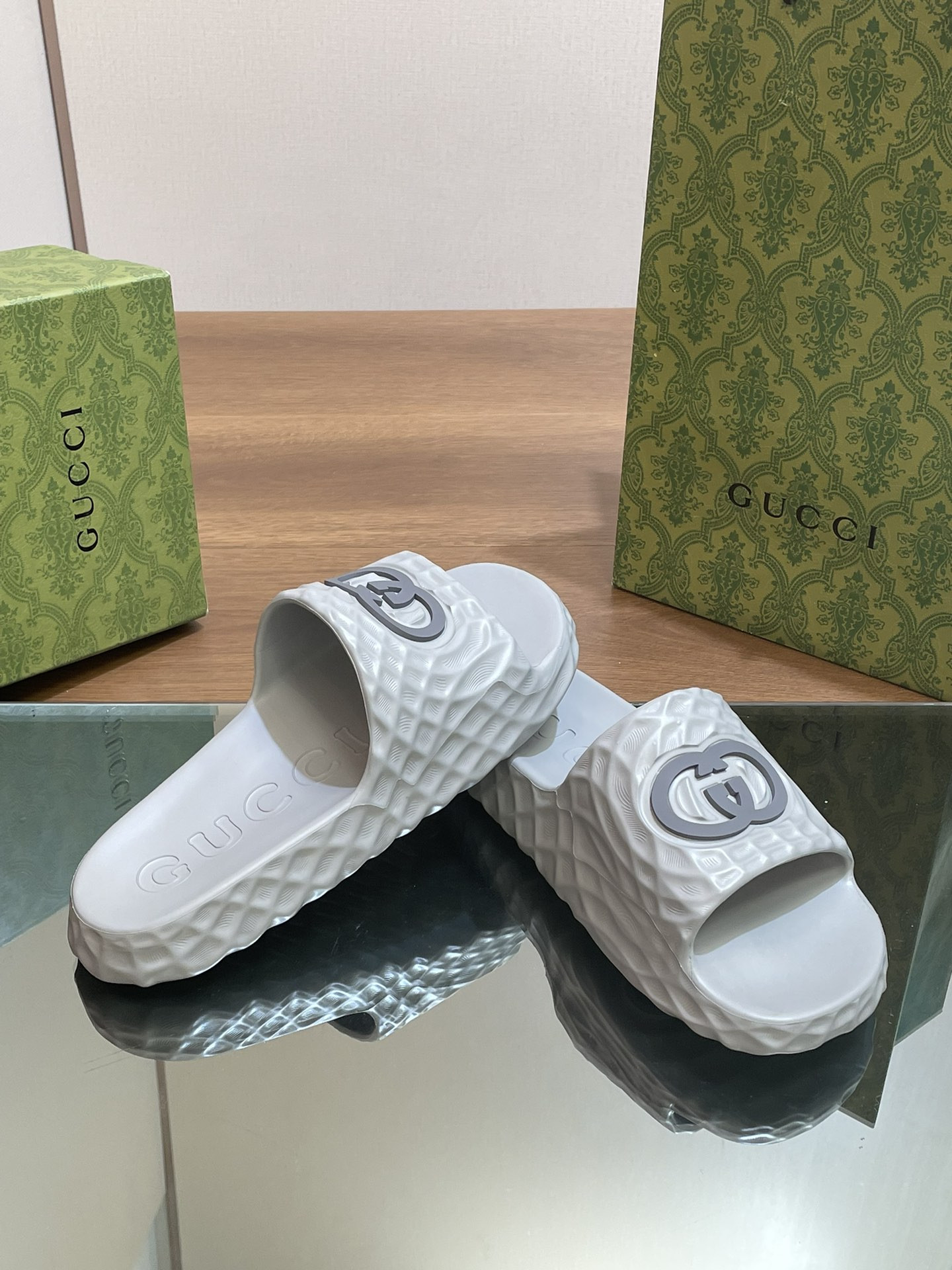 UA Gvc*1 INTERLOCKING G SLIDE SANDAL Gray