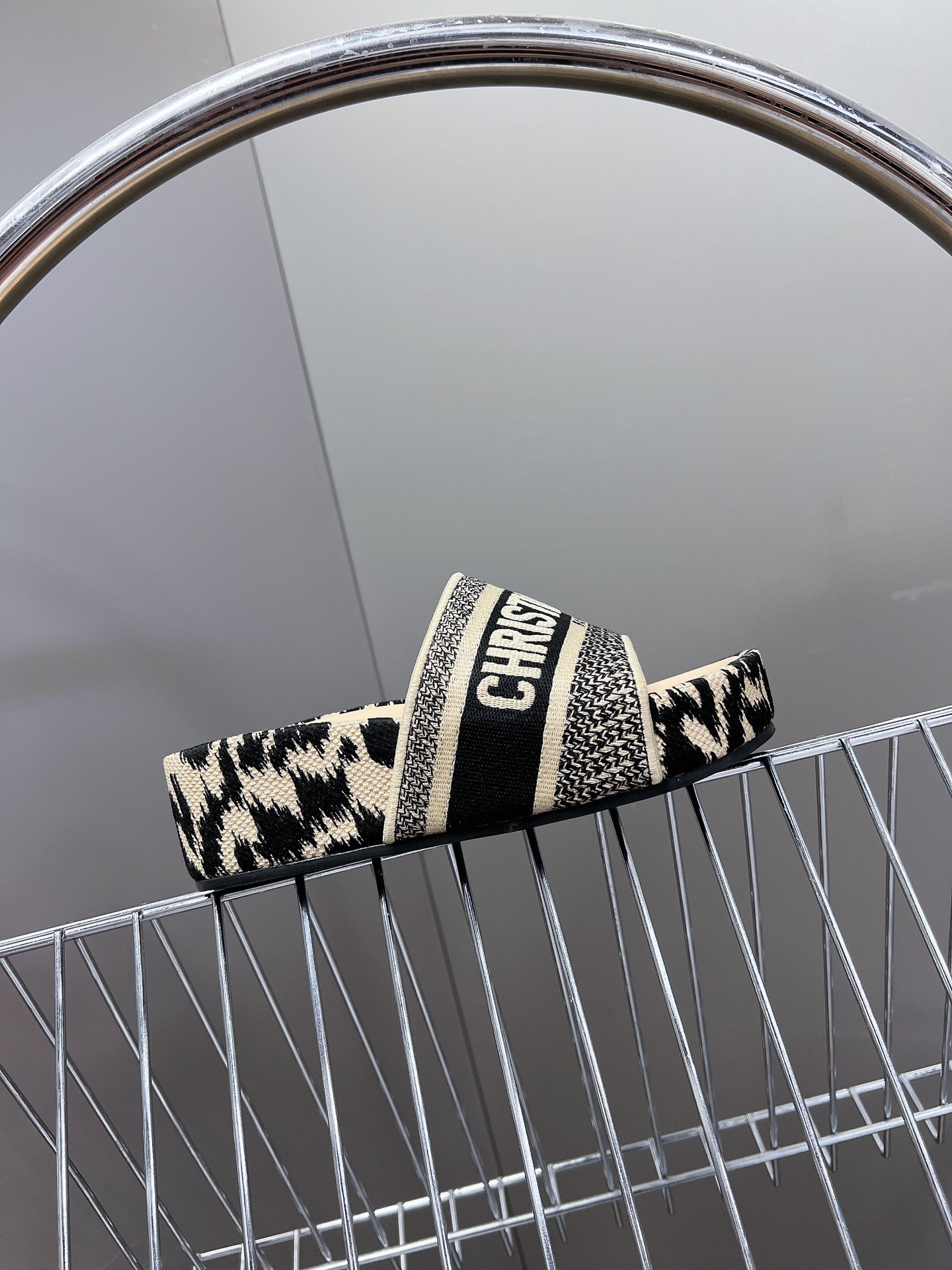 UA D10r Platform Sandals