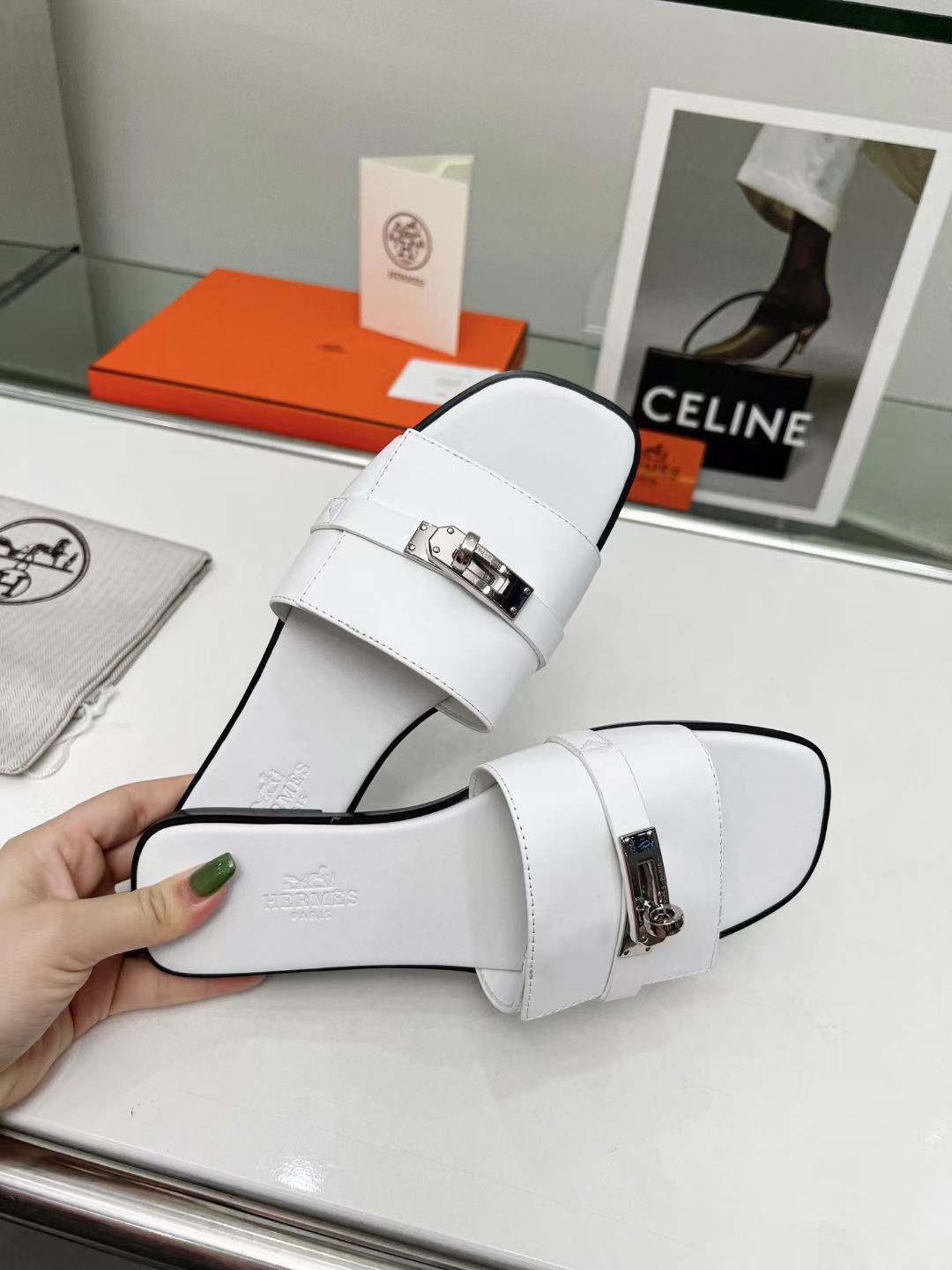 UA H**me5 Giulia sandal