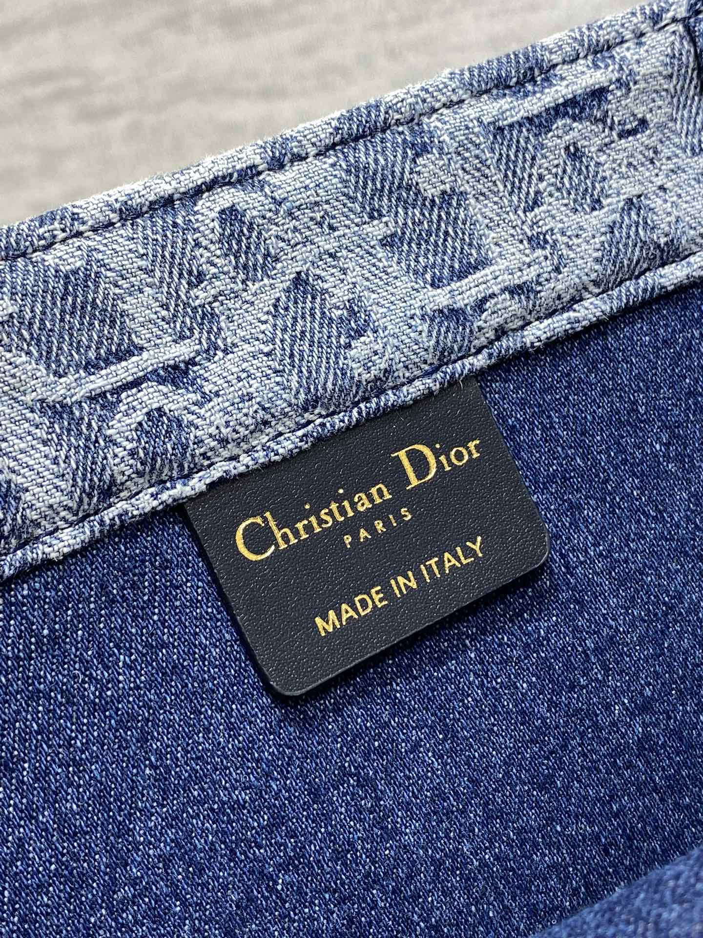 Large D10r Book Tote Blue Denim D10r Oblique Jacquard  42 x 35 x 18.5 cm