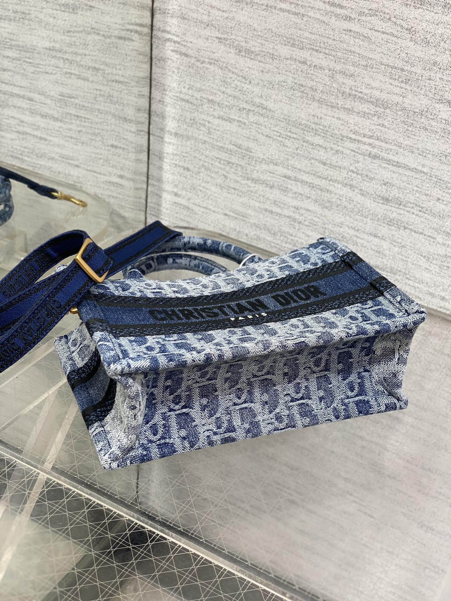 Mini D10r Book Tote Blue Denim D10r Oblique Jacquard 21.5 x 13 x 7.5 cm