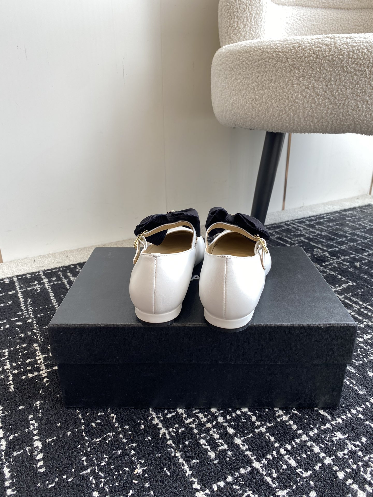 UA Ch**el MARY JANES FLAT