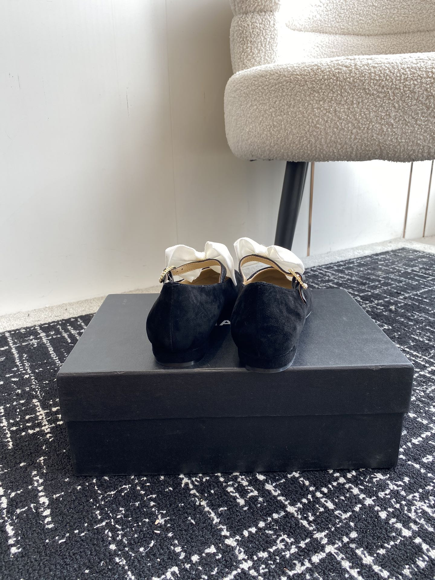 UA Ch**el MARY JANES FLAT