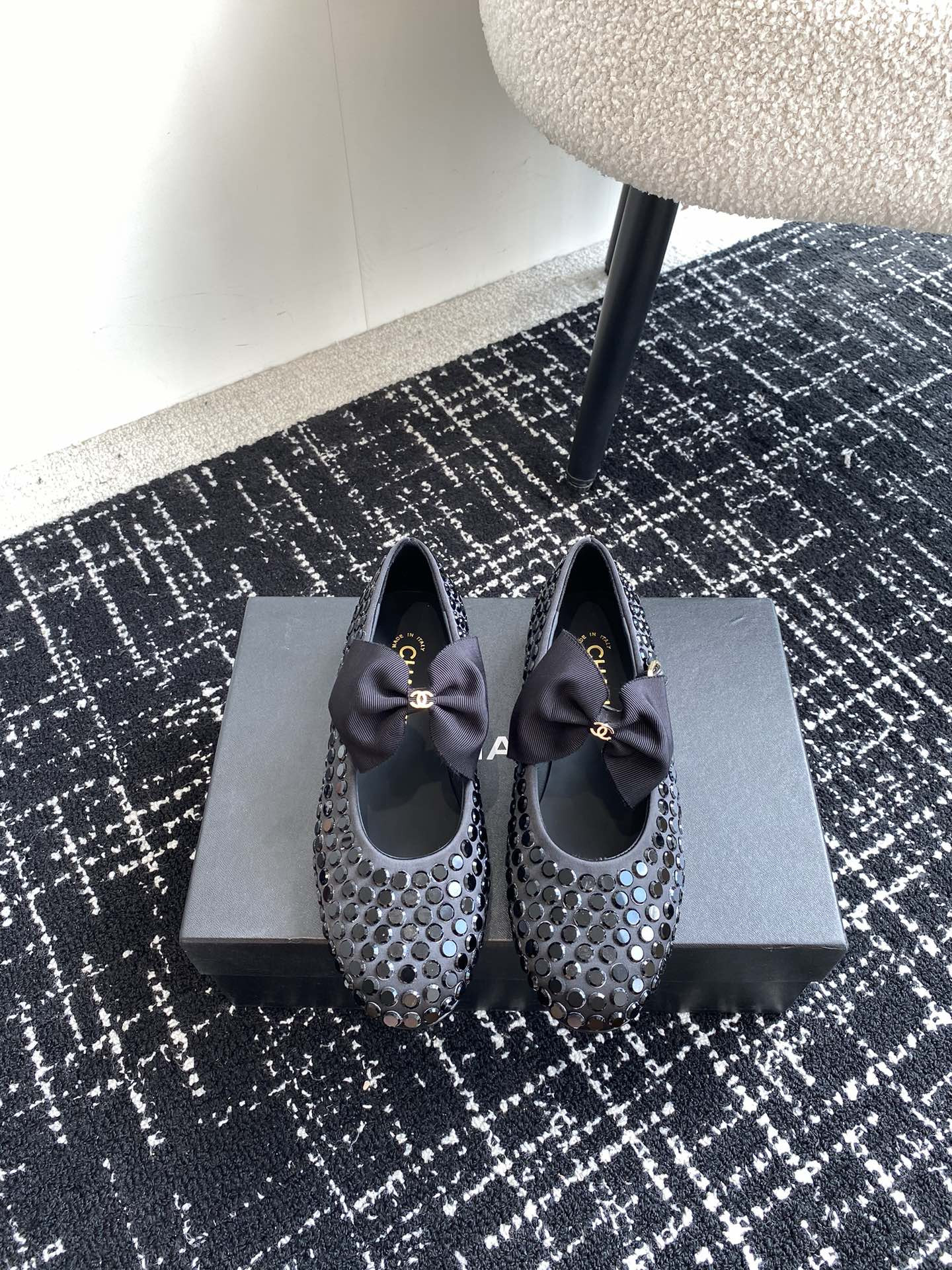 UA Ch**el MARY JANES FLAT