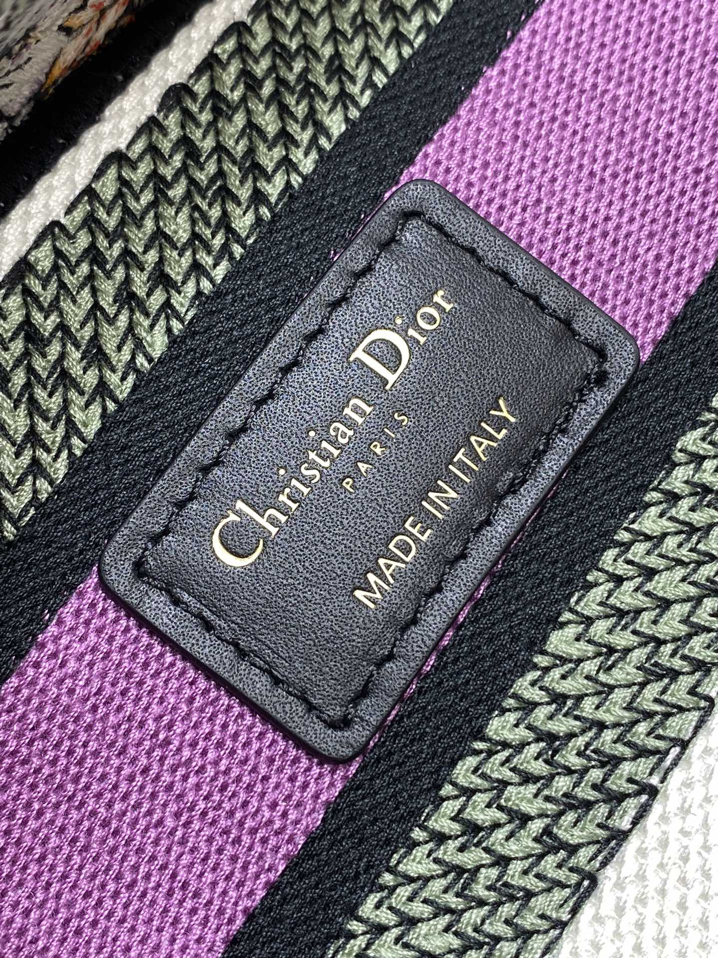 Medium Lady D10r Bag  White Multicolor D10r 4 Saisons Été Embroidery 24 x 20 x 12 cm