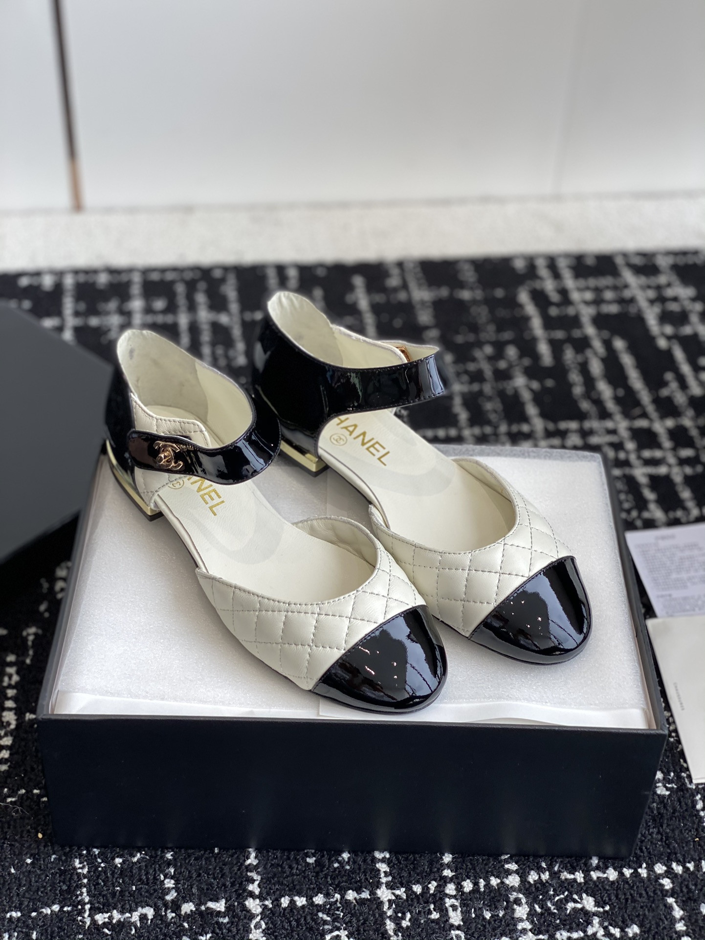 UA Ch**el MARY JANES