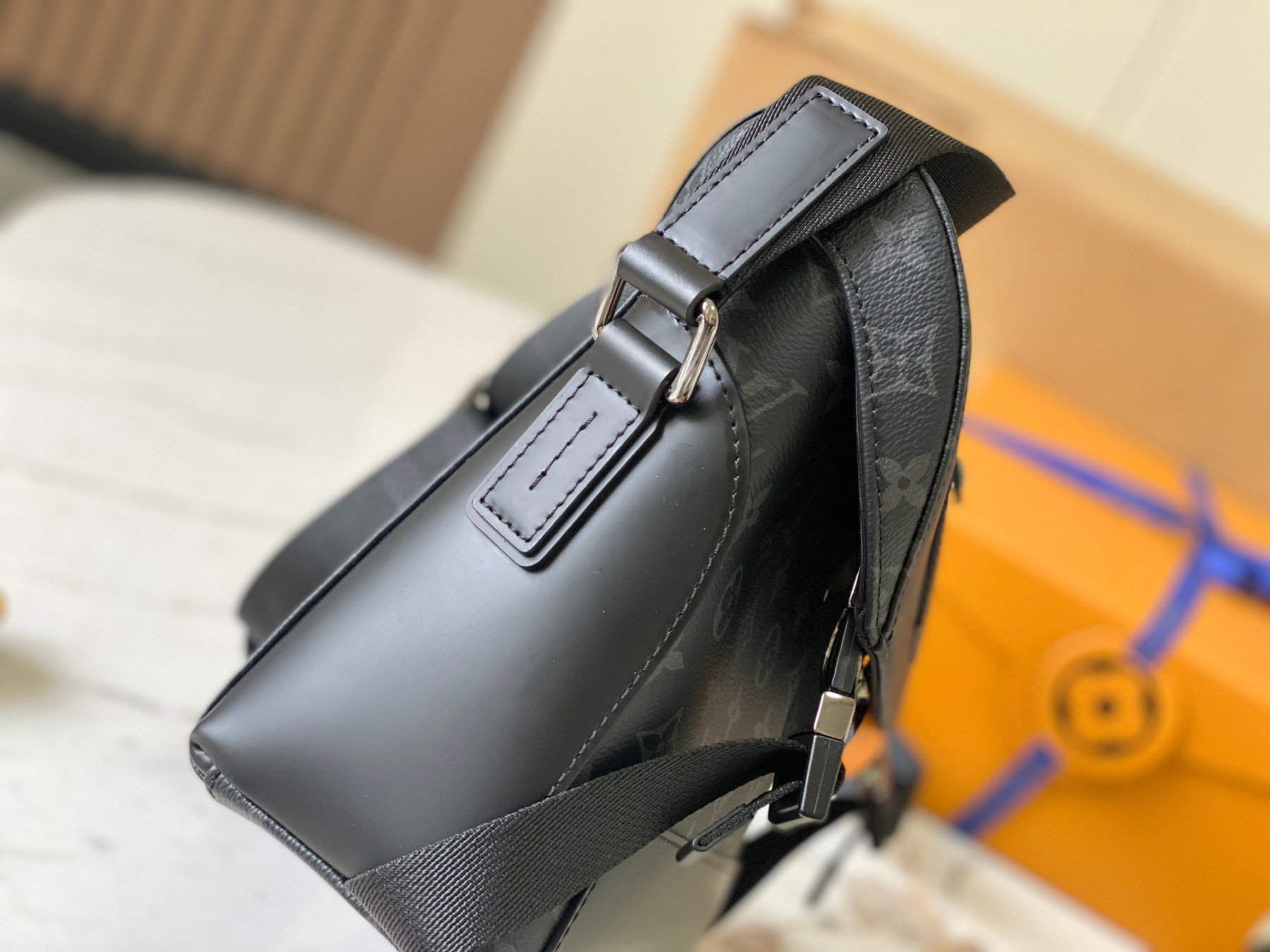 LV VOYAGER M40511 32×23×9CM