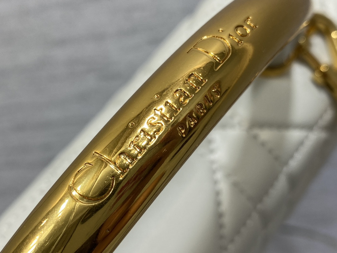 D10r Medium D10r Ange Bag Latte Macrocannage Calfskin 26 x 17 x 9 cm