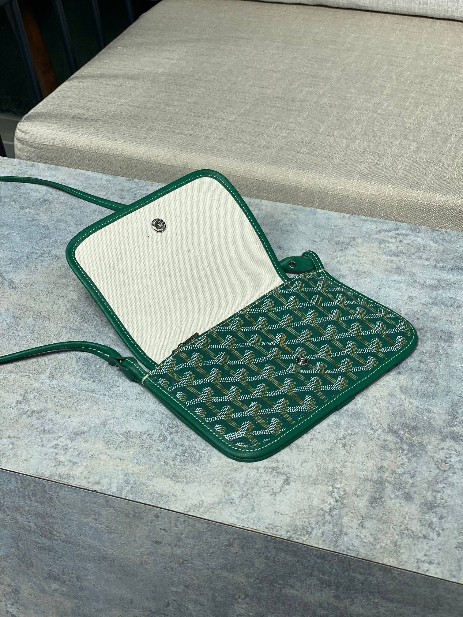 G09ard Plumet Pocket Wallet 21x14x2.5cm