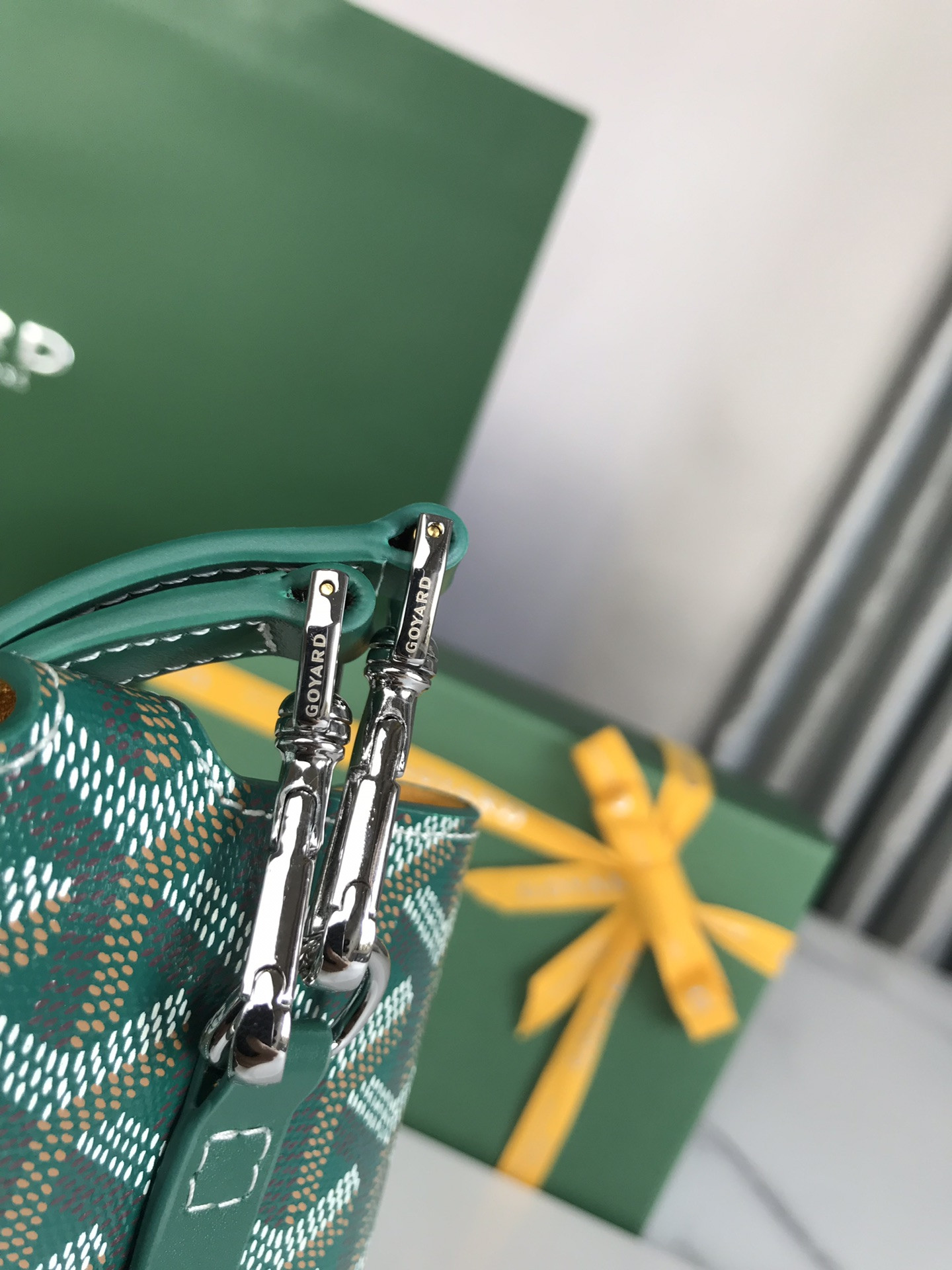 G09ard Card Bag 10cm x 1cm x 18cm