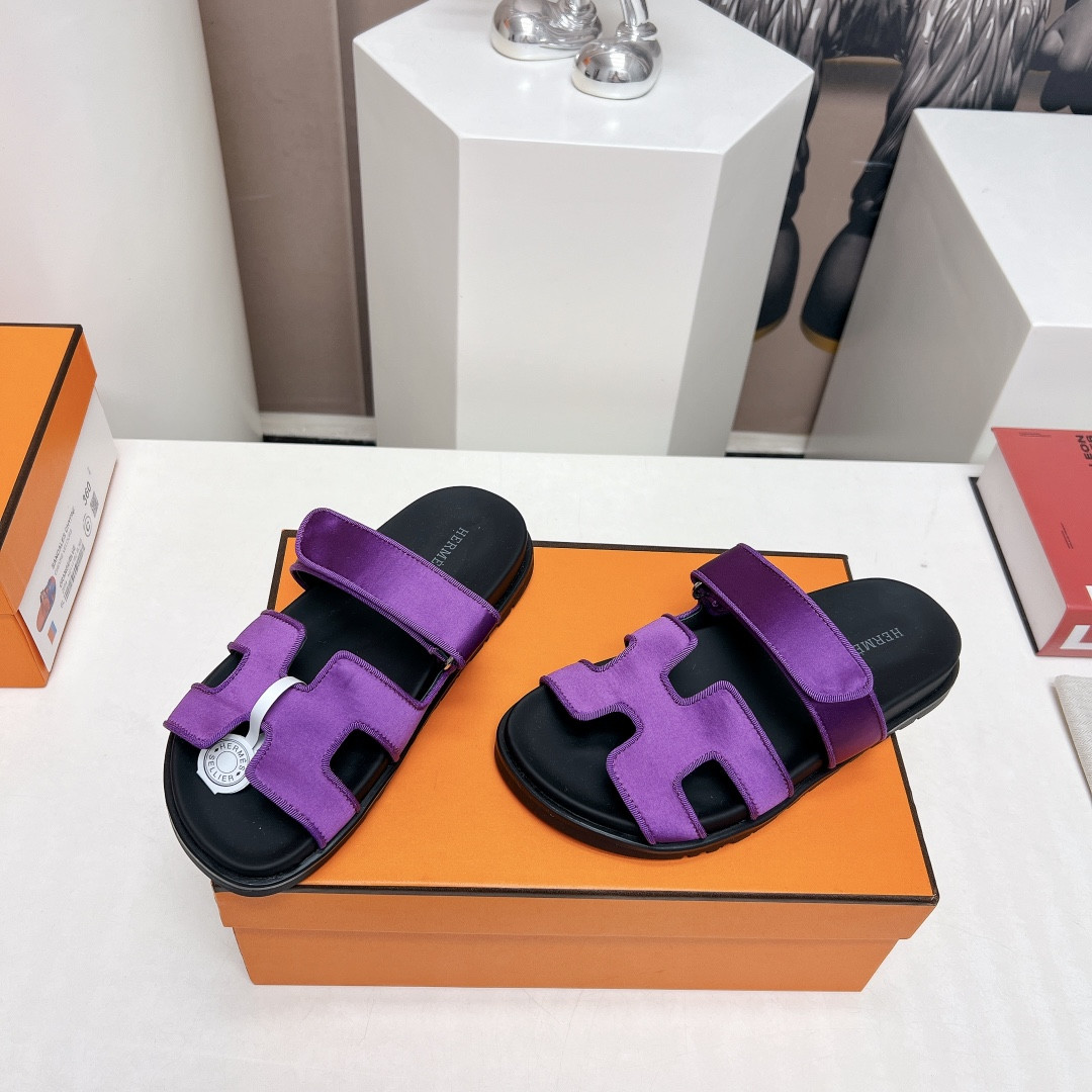 UA H**me5 Chypre sandal