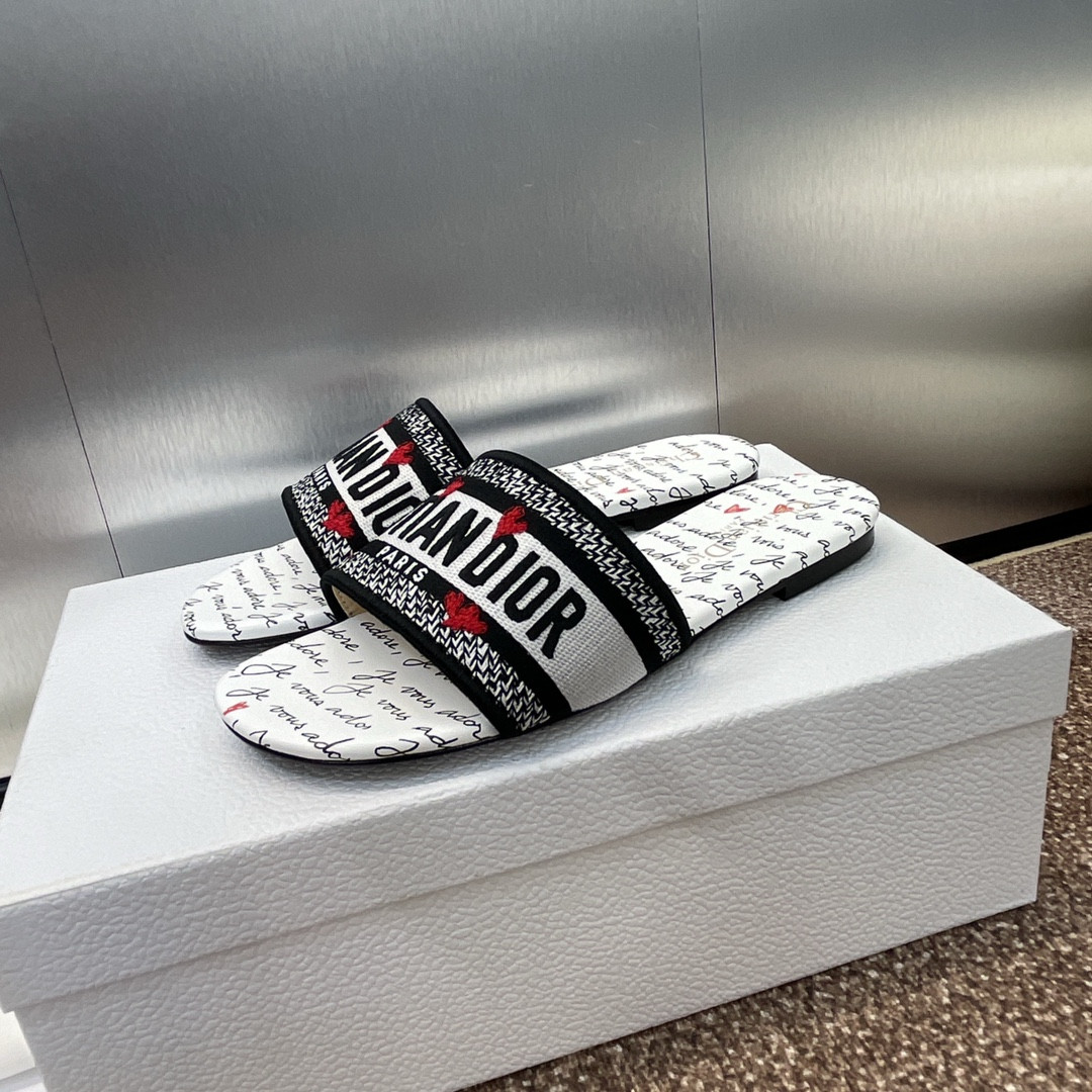 UA D10ramour Dway Slide