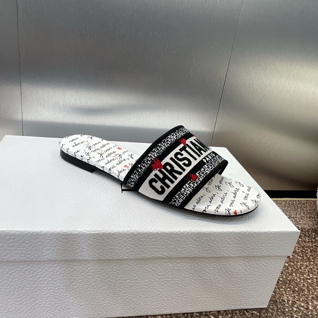 UA D10ramour Dway Slide