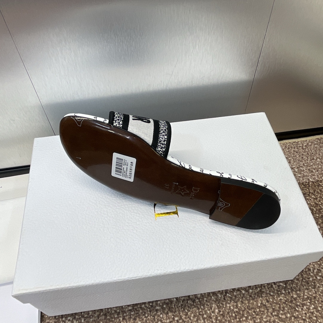 UA D10ramour Dway Slide