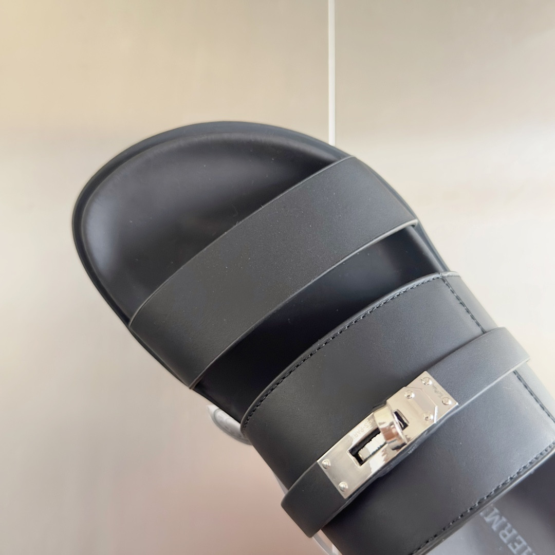 UA H**me5 Jackson sandal