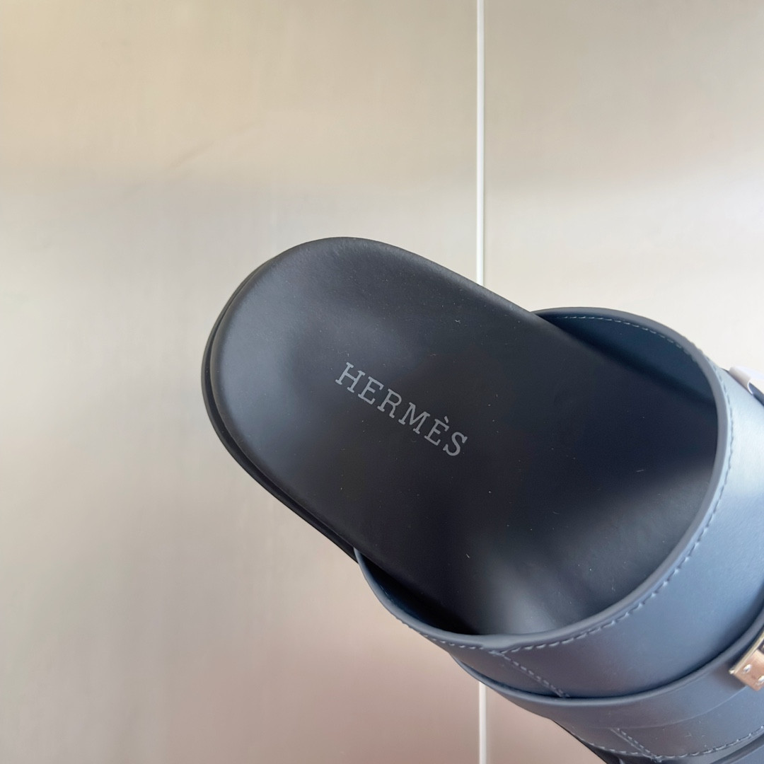 UA H**me5 Jackson sandal