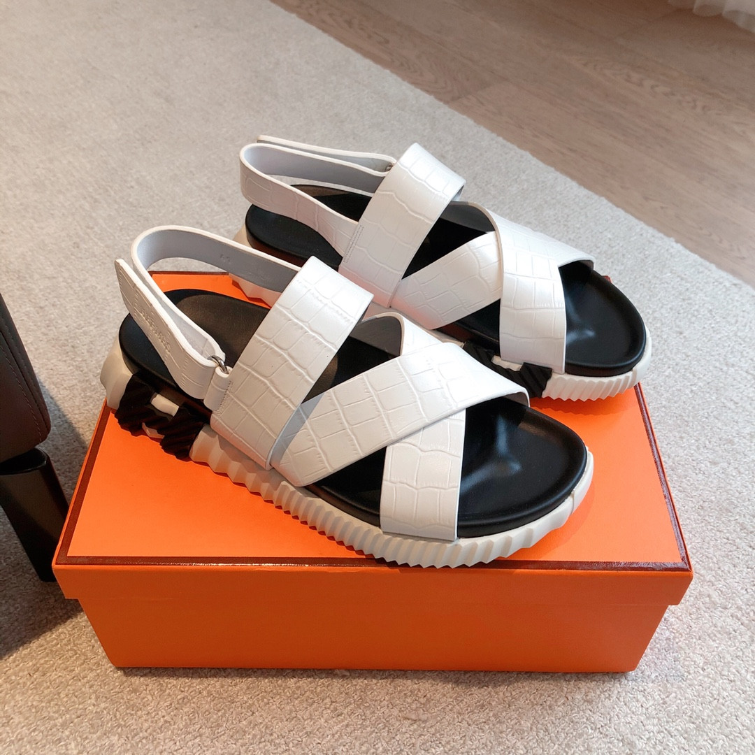 UA H**me5 Electric sandal