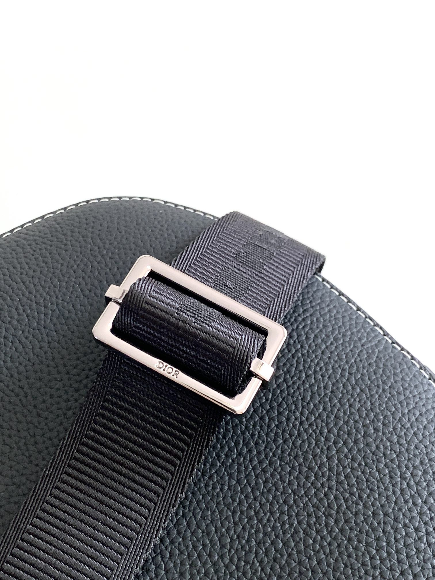 D10r Saddle Messenger Bag 24 x 16.5 x 5.5 cm