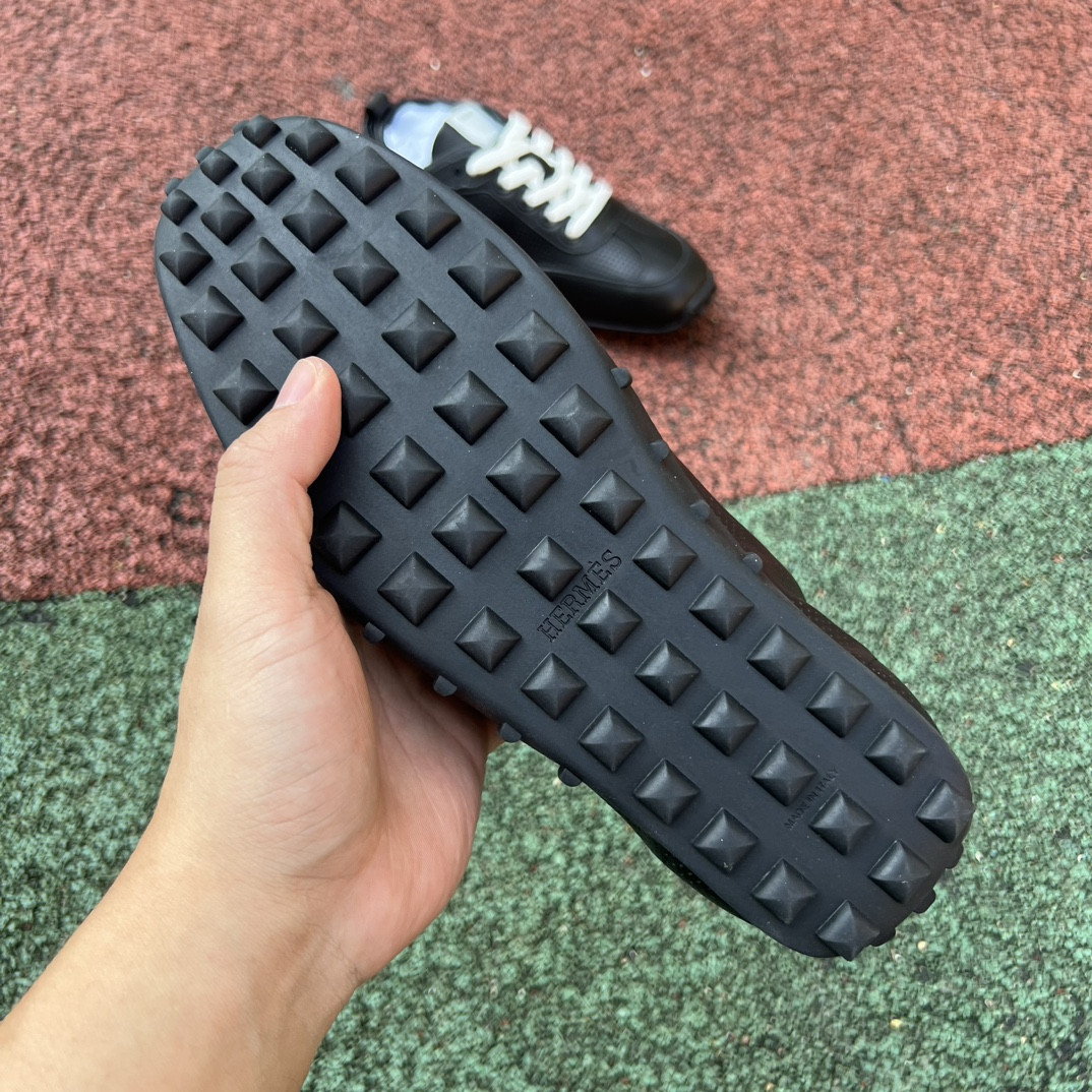 UA H**me5 In Sneaker