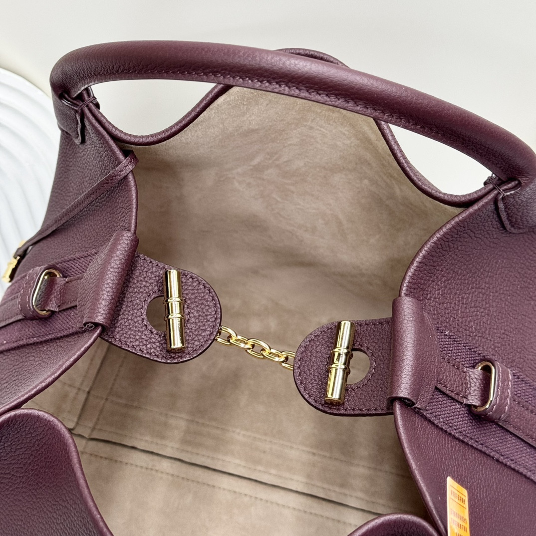 L0r0 P1ana Large Bale Bag Grained Calfskin 24 x 20 x 27 cm