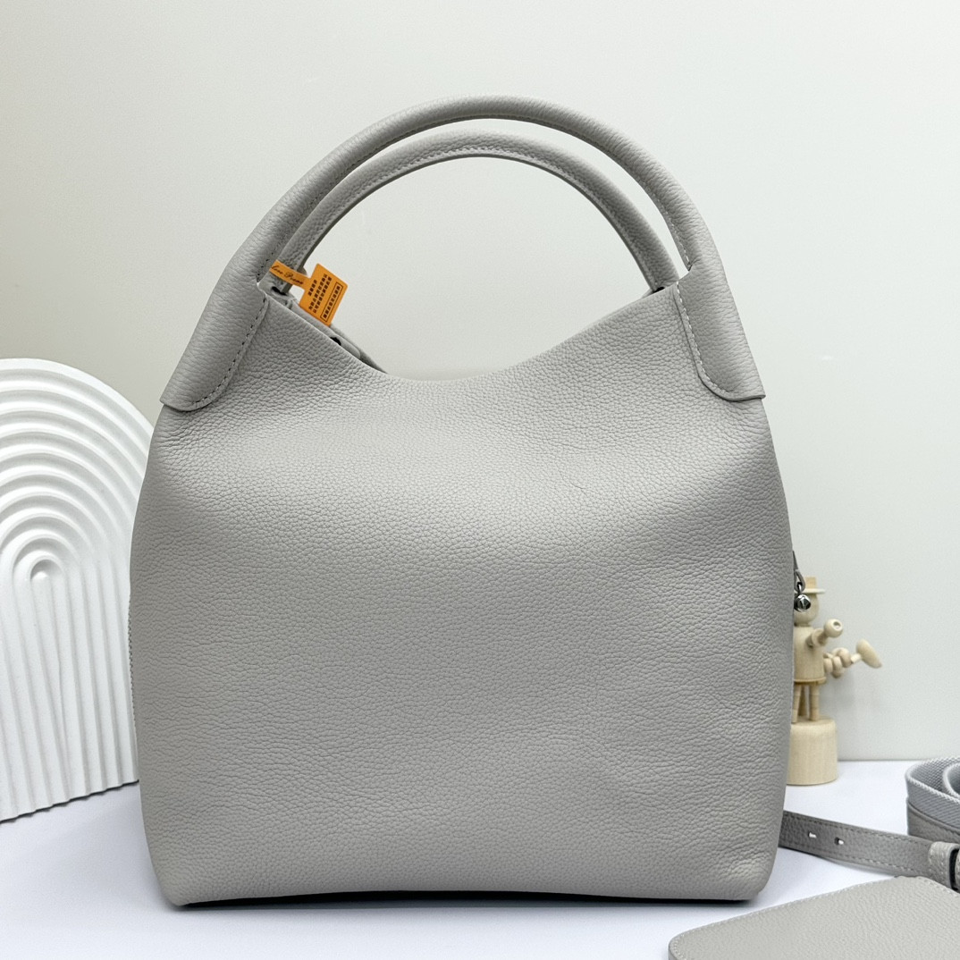 L0r0 P1ana Large Bale Bag Grained Calfskin 24 x 20 x 27 cm