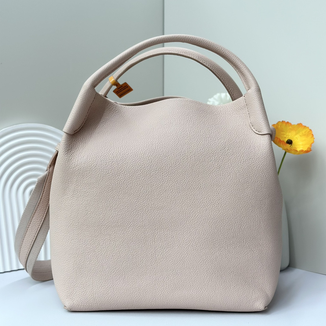 L0r0 P1ana Large Bale Bag Grained Calfskin 24 x 20 x 27 cm