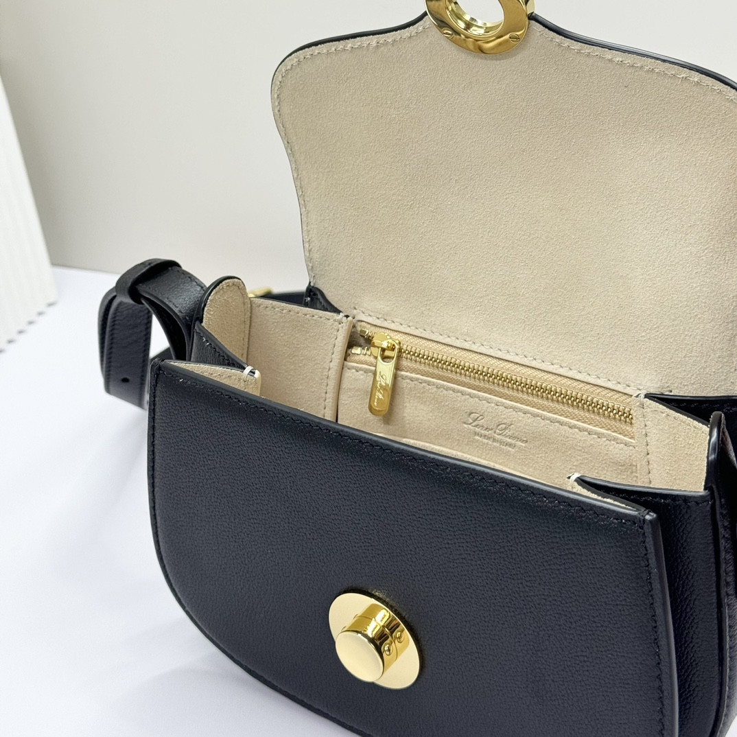 L0r0 P1ana Mini Ghiera Bag 18x13x7 cm