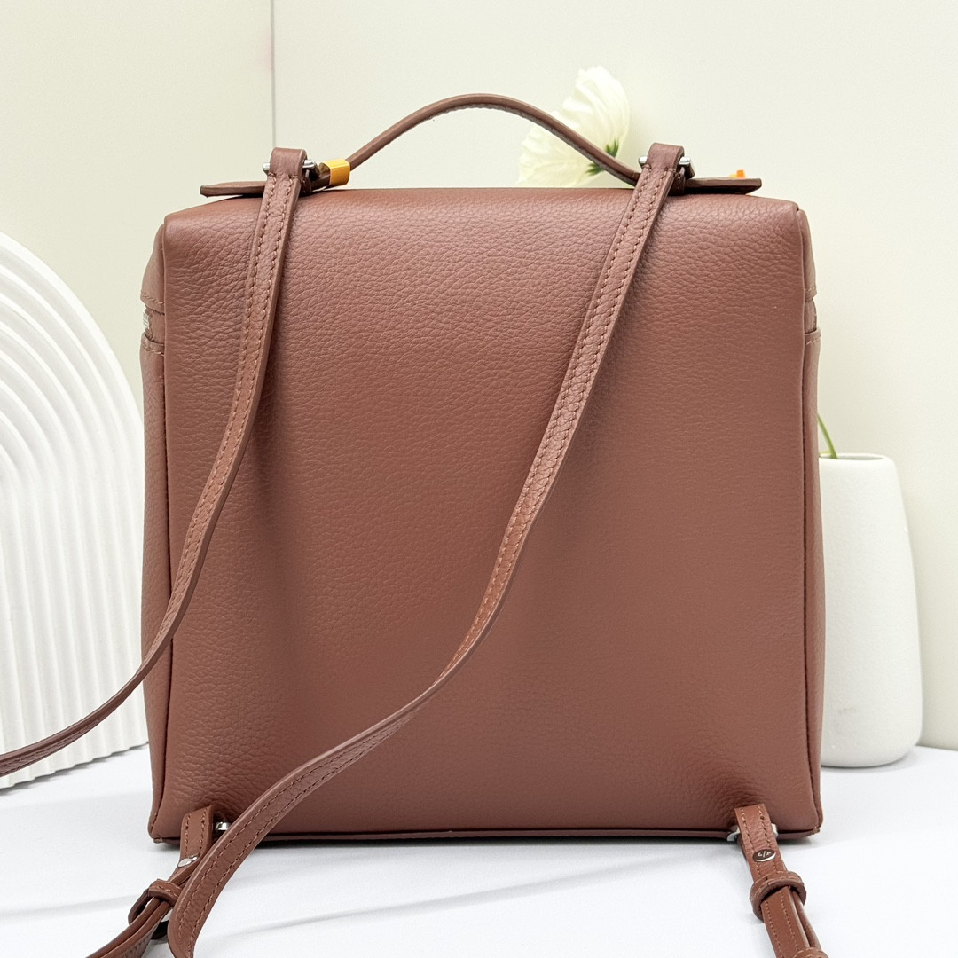 L0r0 P1ana Extra Pocket backpack L23.5 Grained Calfskin 23 x 21 x 8 cm