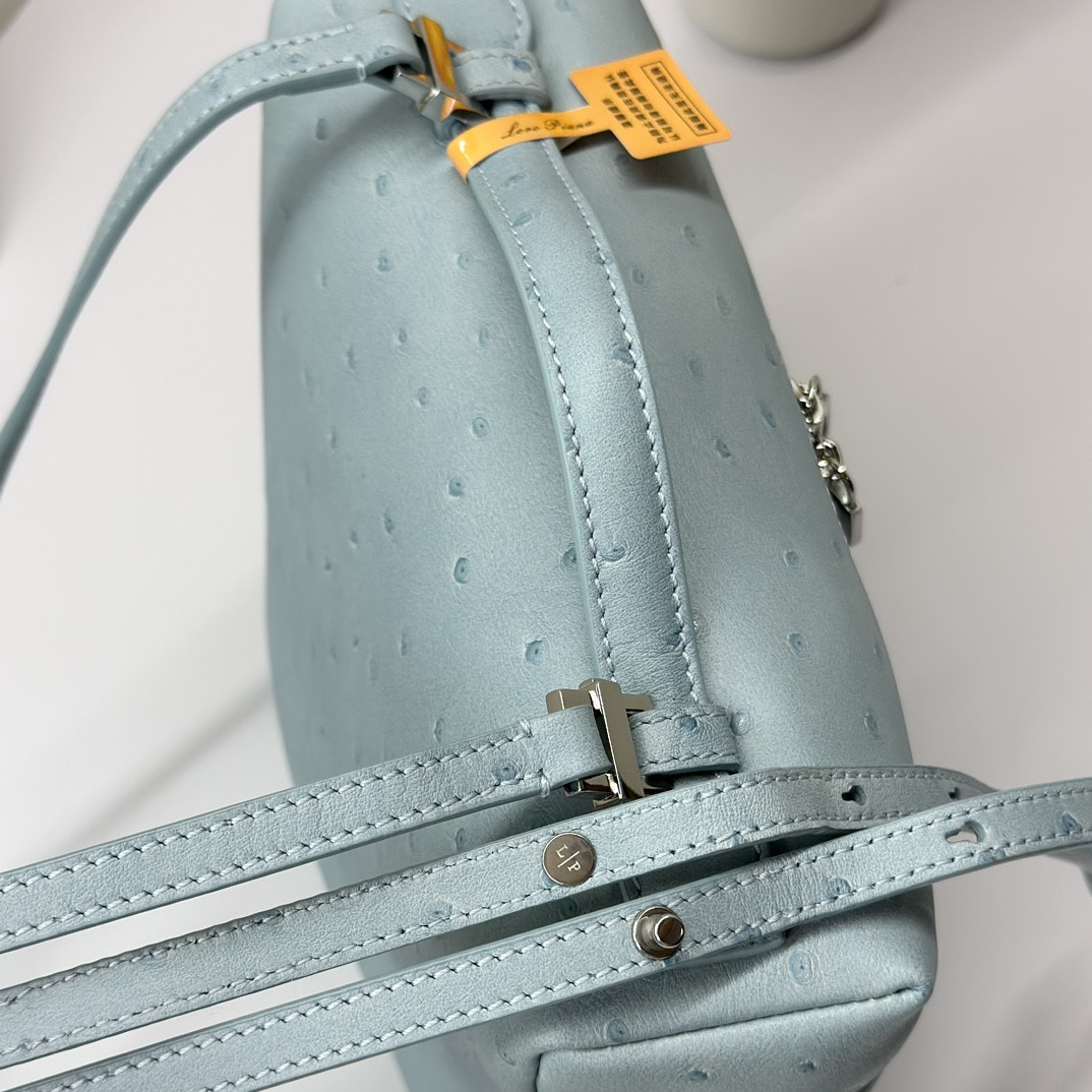 L0r0 P1ana Extra Pocket backpack L23.5 Ostrich-grained Leather 23 x 21 x 8 cm