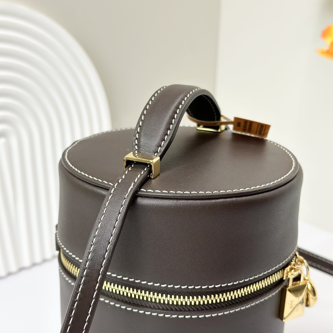 L0r0 P1ana Extra Case Smooth Calfskin 12 x16 x12cm