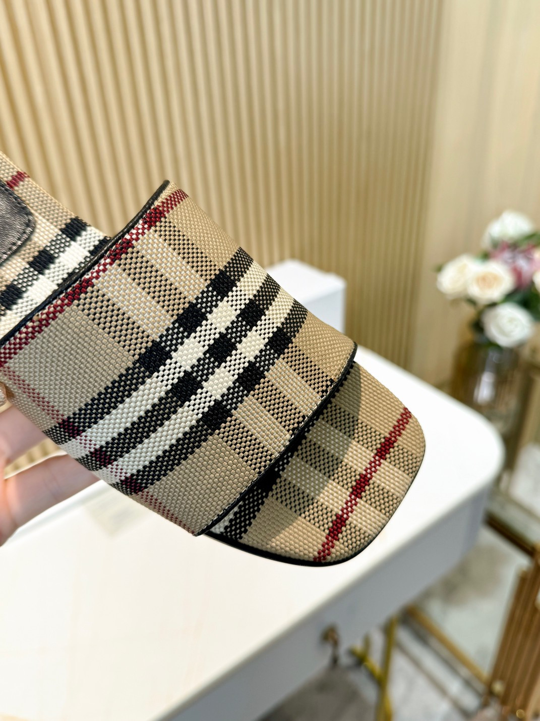 UA Bv*b*rry Check Slides