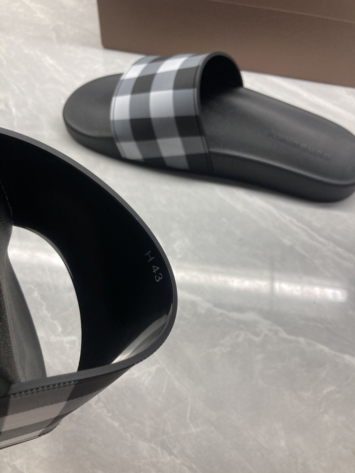 Bv*b*rry Check Slides