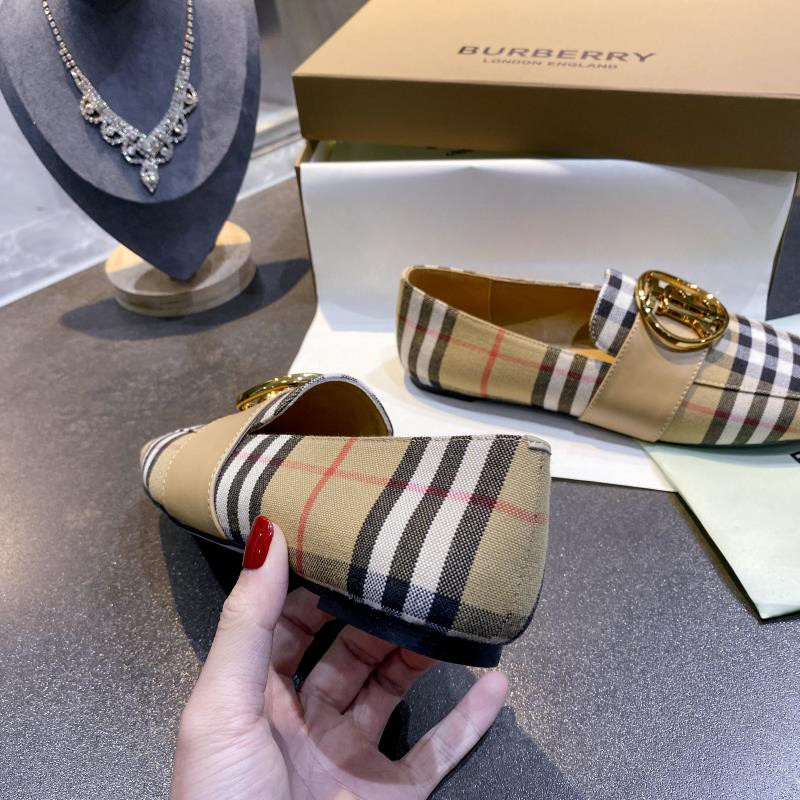 UA Bv*b*rry Check Loafers