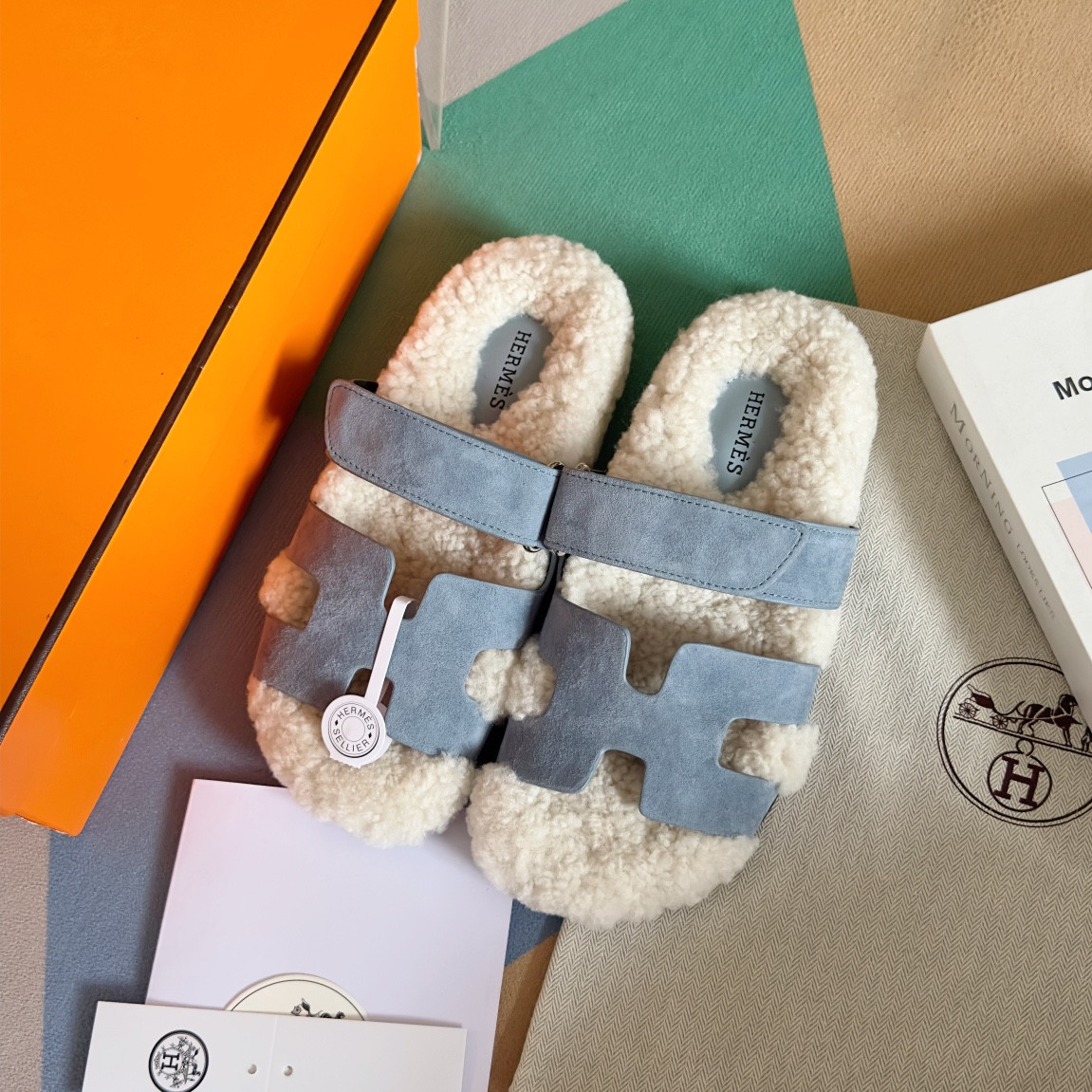 UA H**me5 Chypre sandal