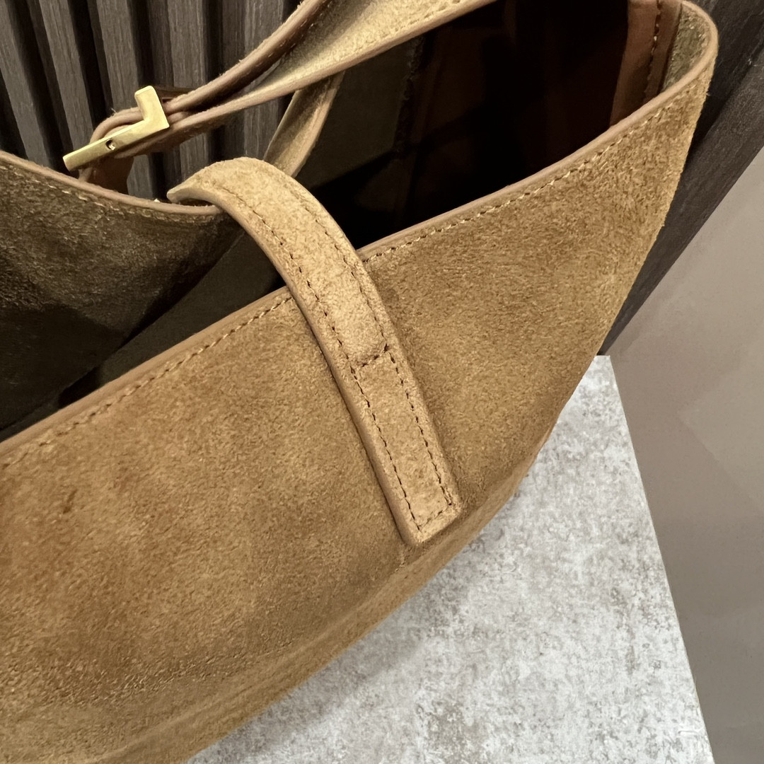 Y51 LE 5 À 7 23x22x8cm