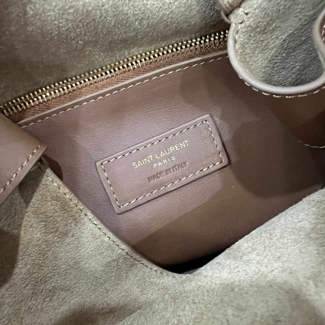 Y51 LE 5 À 7 23x22x8cm