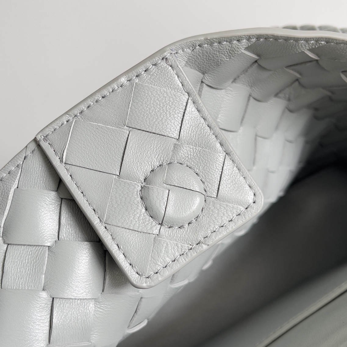 B0tt*ga Ven*ta East-West Andiamo 29x10x18CM